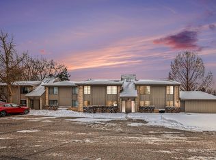 1891 Meadow Dale Ct, Rochester Hills, MI 48309