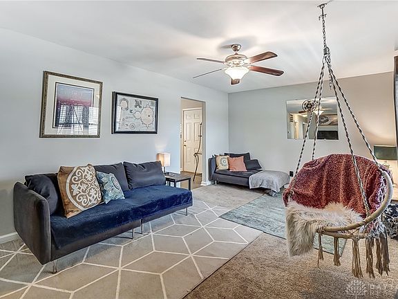 3rd image of 839 Graceland Dr