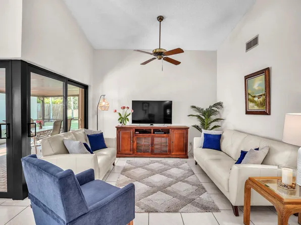 1550 NW 22nd Avenue, Delray Beach, FL 33445