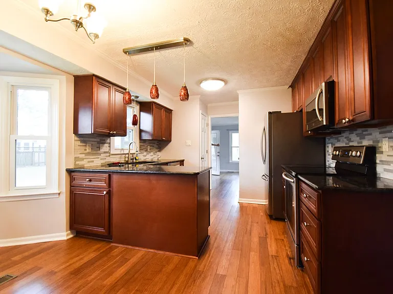 5804 Norman Pl — Photo 9