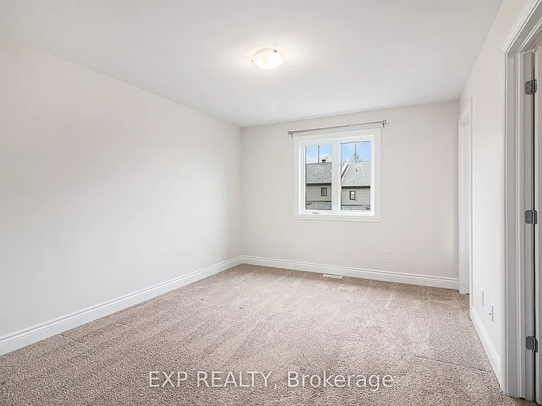 75 Gilberte St — Photo 22