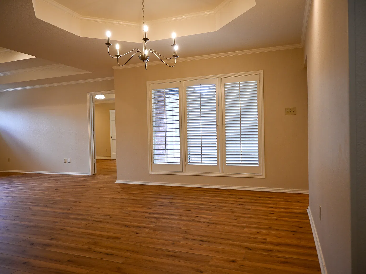 4 bed, 2.5 bath, 1924 sqft, $2,500 — Photo 4