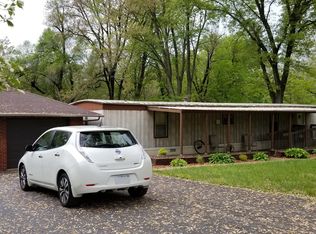 33 Edgewood Ln, Caseyville, IL 62232