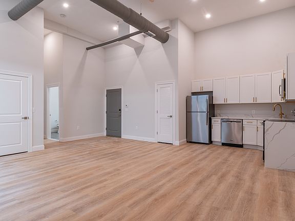5th image of 146 Main St #305