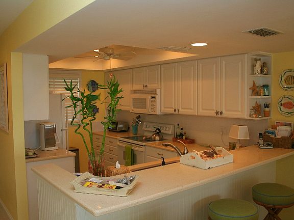 3rd image of 460 Gulf Blvd Suite 8