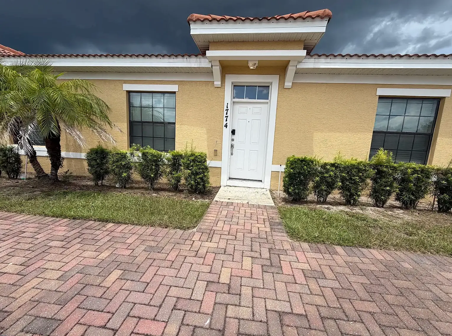 2 bed, 1056 sqft, $1,450 — Photo 2