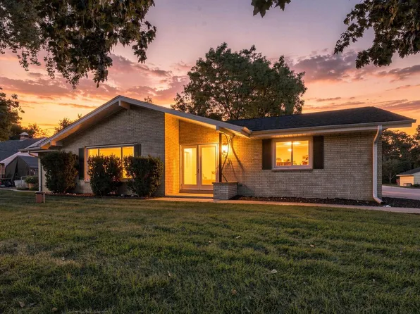 3920 Fiebrantz DRIVE, Brookfield, WI 53005