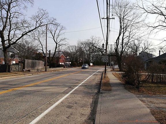 5th image of 206 Bayville Ave