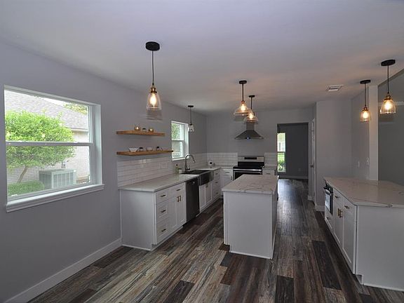 3rd image of 10607 Russett Dr