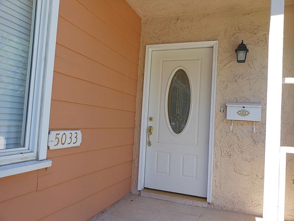 4th image of 5033 Topanga Canyon Blvd