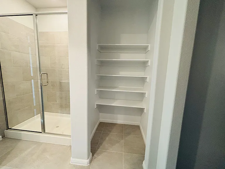 912 Santa Lucia Dr — Photo 15