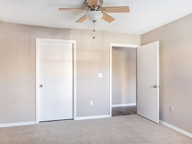 Galleria Park Apartments — Photo 23