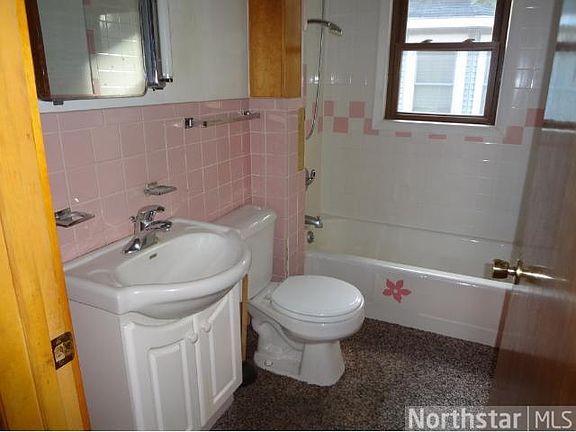 5th image of 723 E Rose St