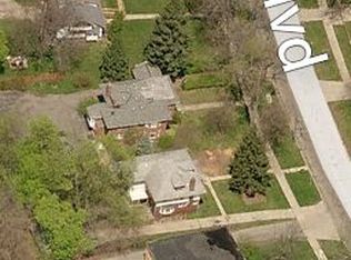 105 Franklin Blvd, Pontiac, MI 48341
