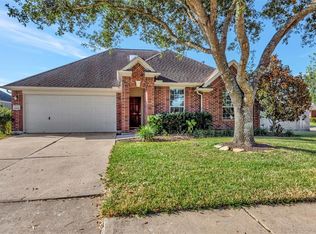 6806 Kevincrest Dr, Pearland, TX 77584
