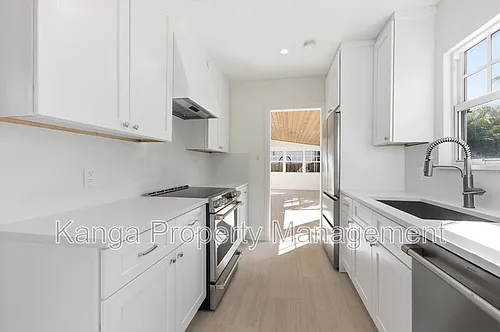 236 Greymon Dr Photo 1