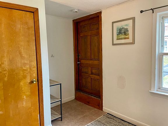 4th image of 30 Danbury Dr APT 4