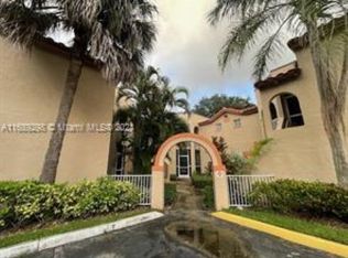 8606 SW 3rd St APT 206, Hollywood, FL 33025
