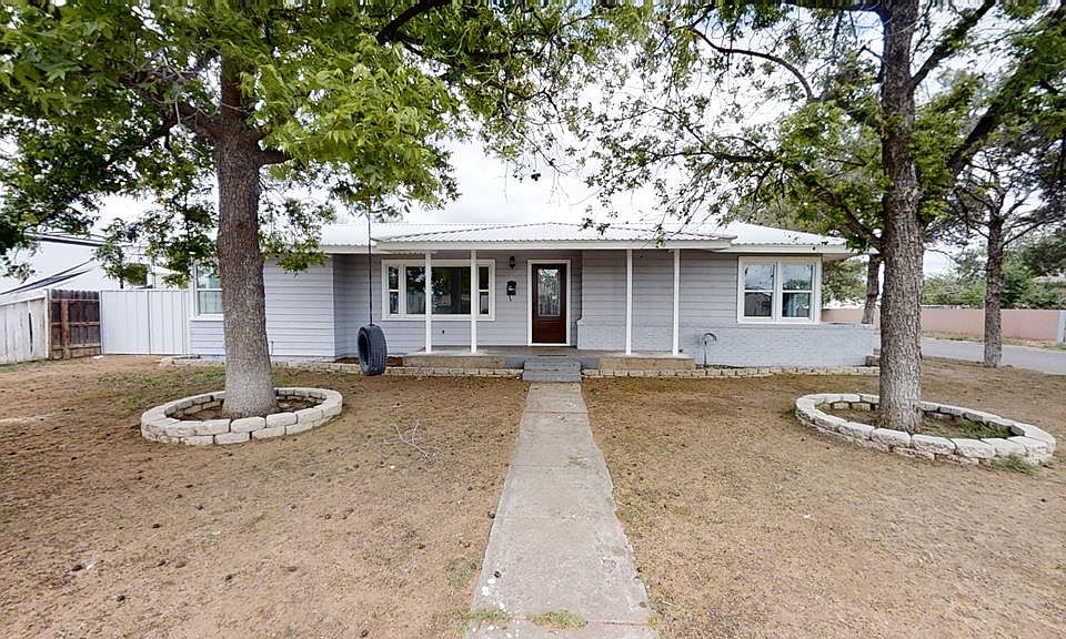 1st image of 700 NE 2nd St
