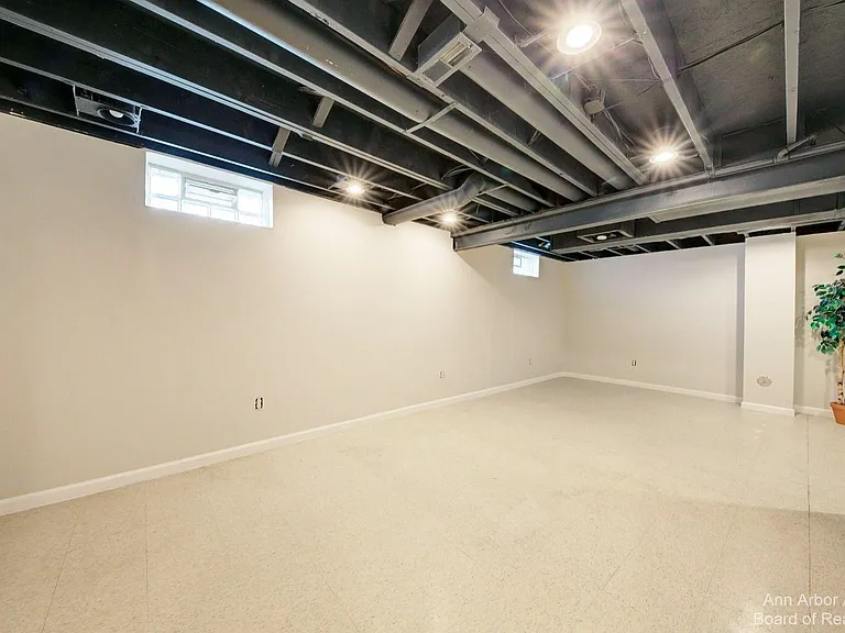 3127 Dunwoodie Rd #38 — Photo 39