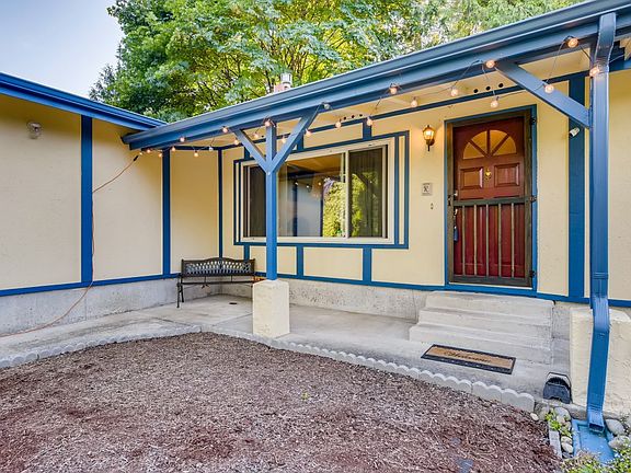 4th image of 10218 Fruitland Ave E