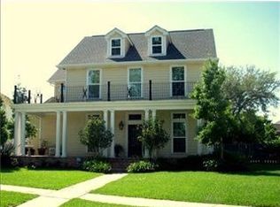 10 Admiralty Ct, New Orleans, LA 70131