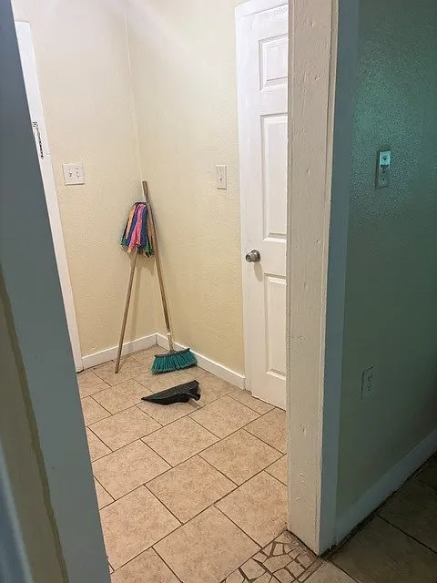 2 bed, $1,000 — Photo 2