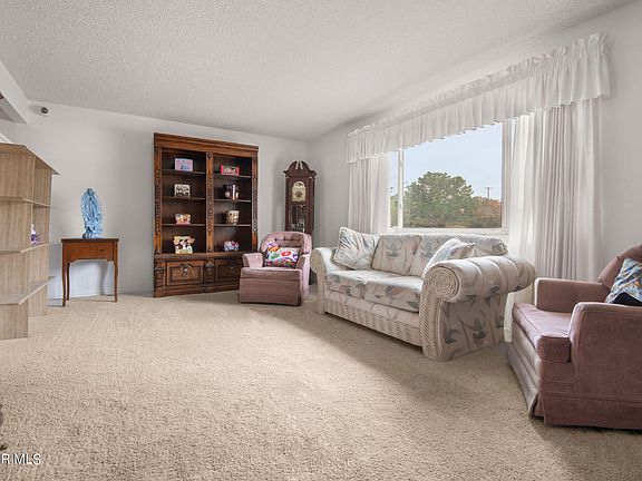 3rd image of 642 N Wendy Dr