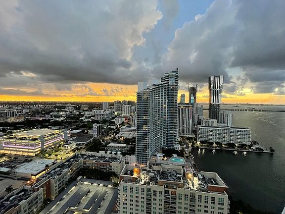 3rd image of 1900 N Bayshore Dr APT 3316