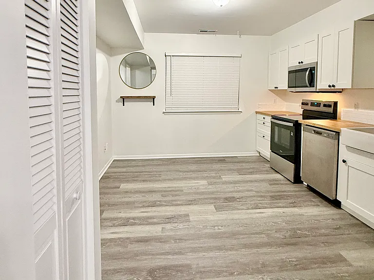 732 Garfield Ave — Photo 3