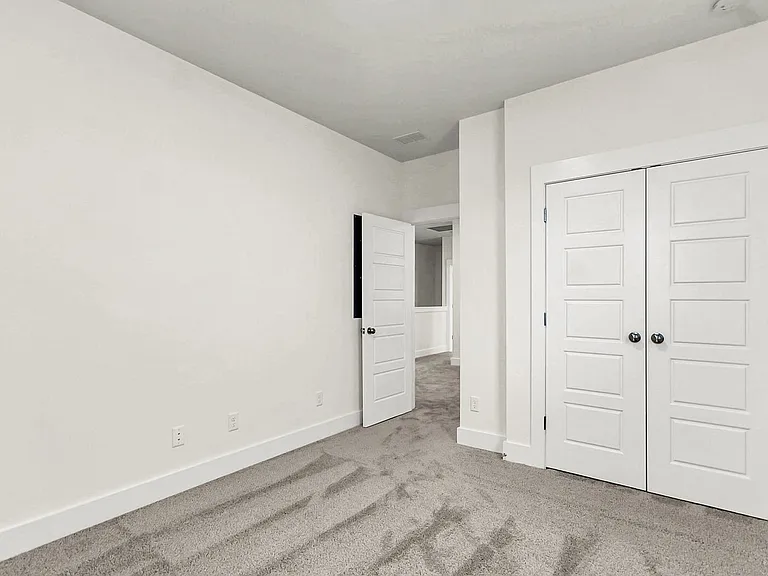 254 Symphony Ave — Photo 37