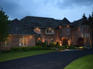 28 Willow Bay Dr, South Barrington, IL 60010