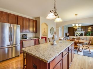 61141 Ladbrooke Dr, South Lyon, MI 48178