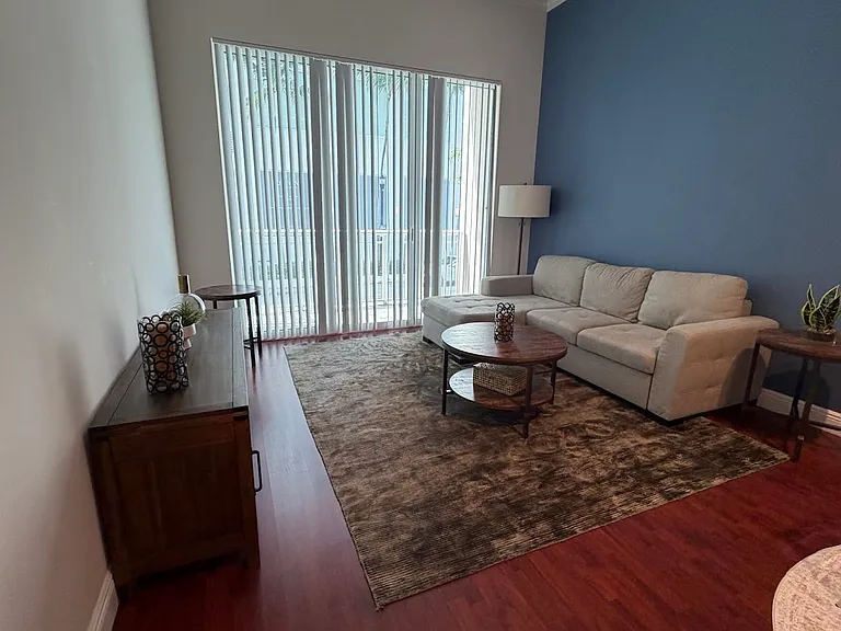 2000 N Bayshore Dr #126 — Photo 10