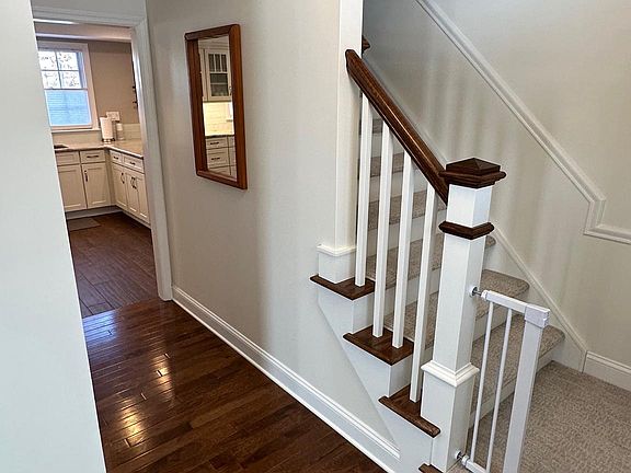 5th image of 1634 James Ct