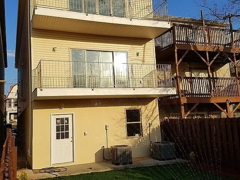 192 Arlington Ave #2 — Photo 32