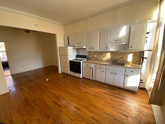3rd image of 42 Woodhull St #2A