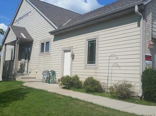 206 Stonefield Dr, Lake Mills, WI 53551