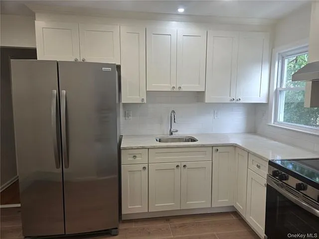 2 bed, 1.0 bath, 1100 sqft, $3,000 — Photo 2