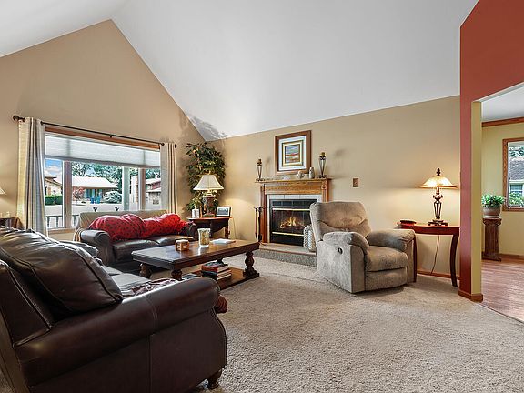 4th image of 10087 Belmont Court St