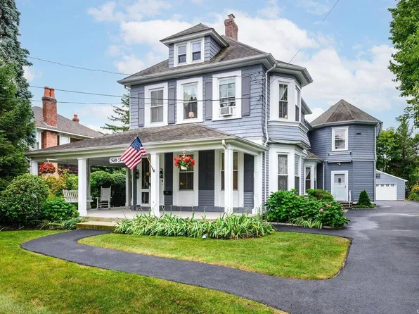 52 S Ocean Avenue, Bay Shore, NY 11706