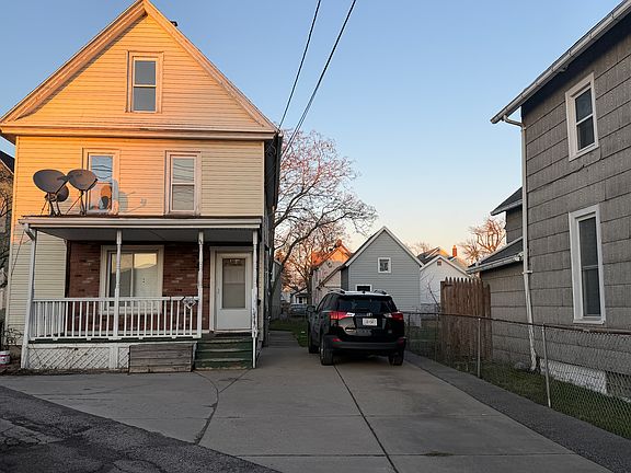 2nd image of 367 Bryant St