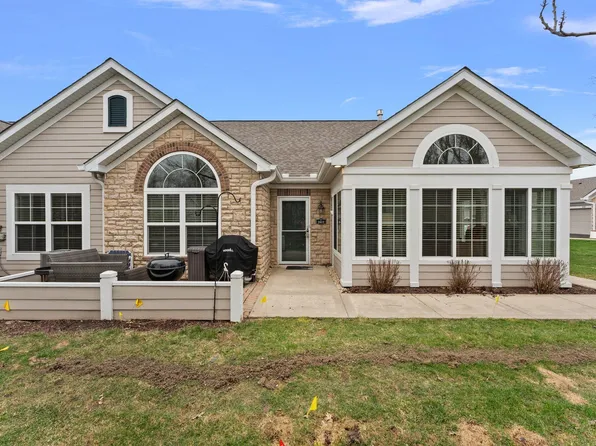 2412 Allison Cir, Valparaiso, IN 46383