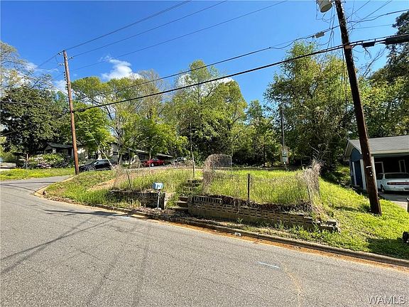 2nd image of 2417 1st St E