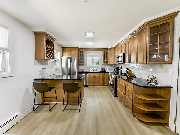 2nd image of 235 Cardinal Medeiros Ave #1
