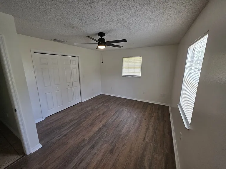 619 Knowles Rd — Photo 16