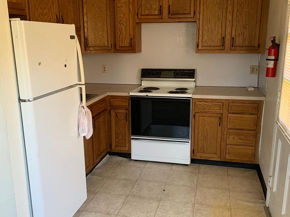 2nd image of 706 W 39th St #1A