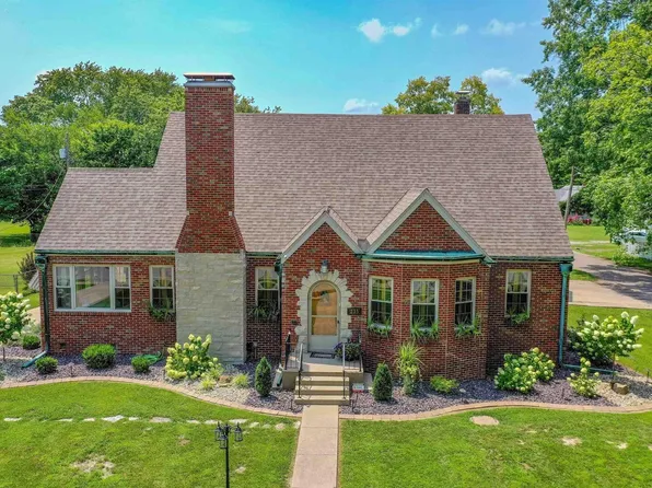 235 N Indiana Ave, Salem, IL 62881