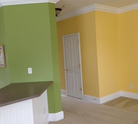 living room/kitchen area