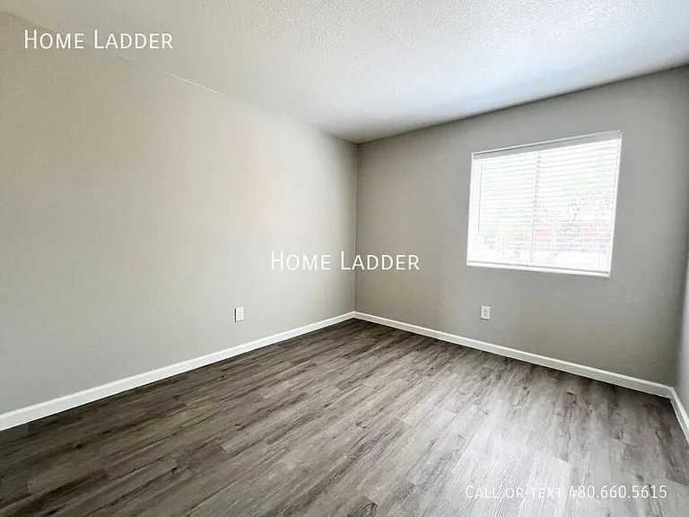 4959 S Park Ave #104 — Photo 12